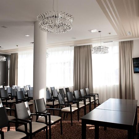 Hotel Leon & Spa Арад Екстер'єр фото