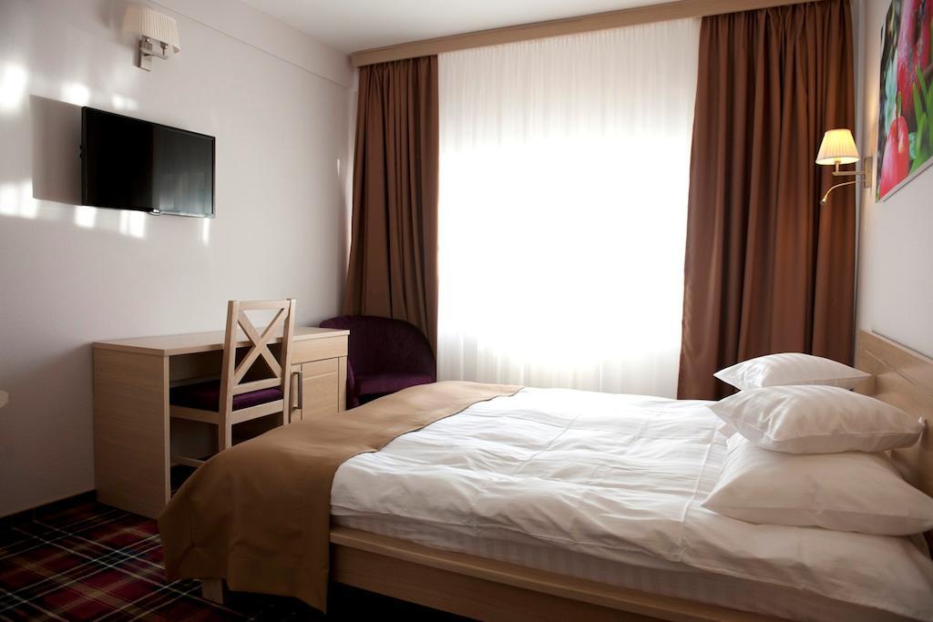 Hotel Leon & Spa Арад Номер фото