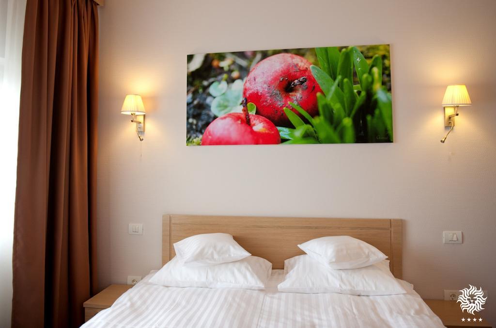 Hotel Leon & Spa Арад Номер фото
